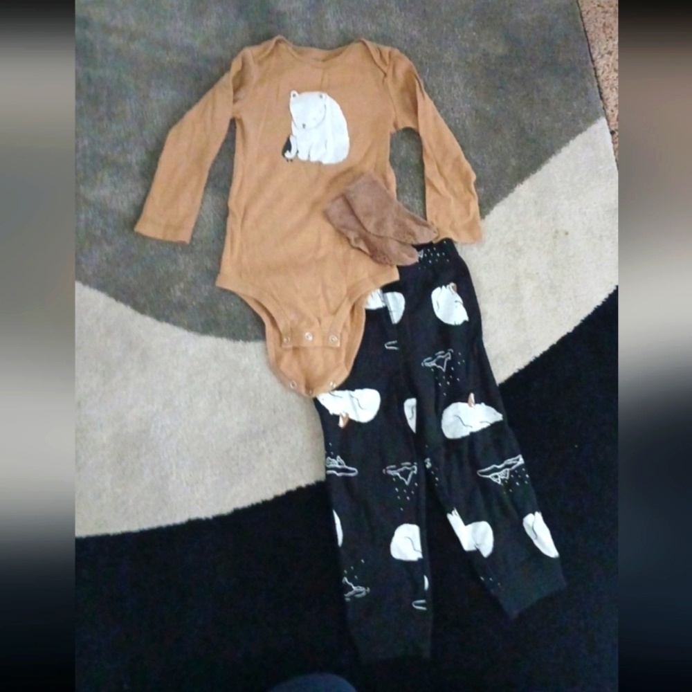 LIKE NEW, NO TAGS. Carter's Baby Boy 2-Piece Outfit, 24 months